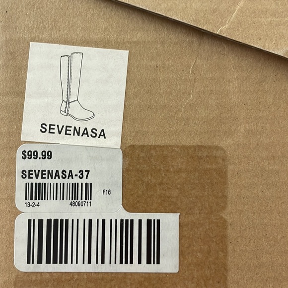 Call it Spring Grey Suede boots new in box SEVENASA - Picture 7 of 7